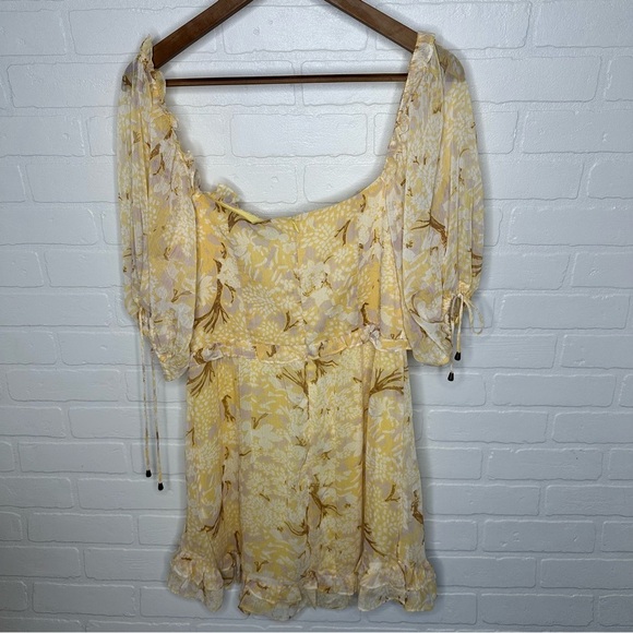 Hello Molly Puff Sleeve Ruched Bodice Dress Botanic Print Yellow sz L NWT - Picture 4 of 7